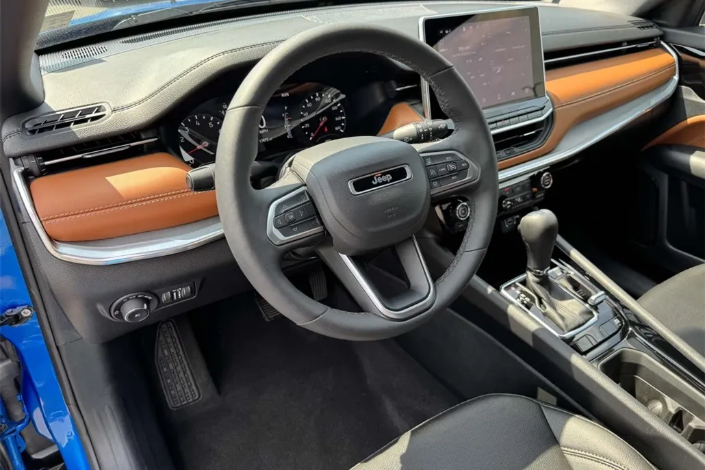 2024 Jeep Compass Limited photo 1