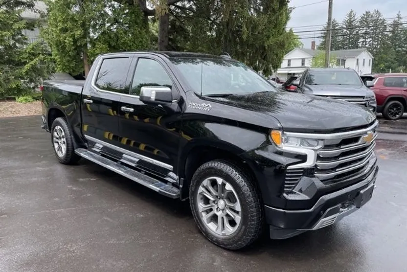 2024 Chevrolet Silverado 1500 High Country photo 1