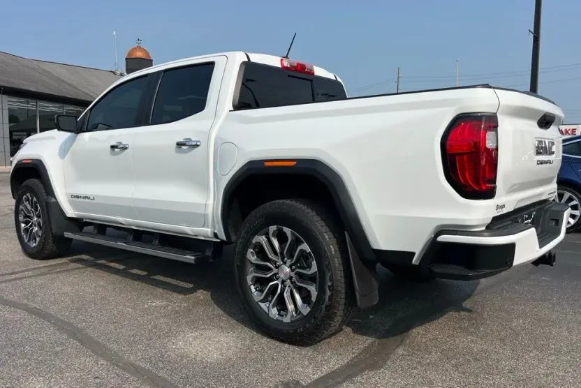 2023 Gmc Canyon Denali photo 1