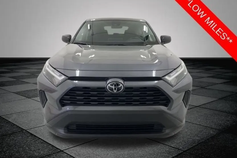 2025 Toyota RAV4 LE photo 1