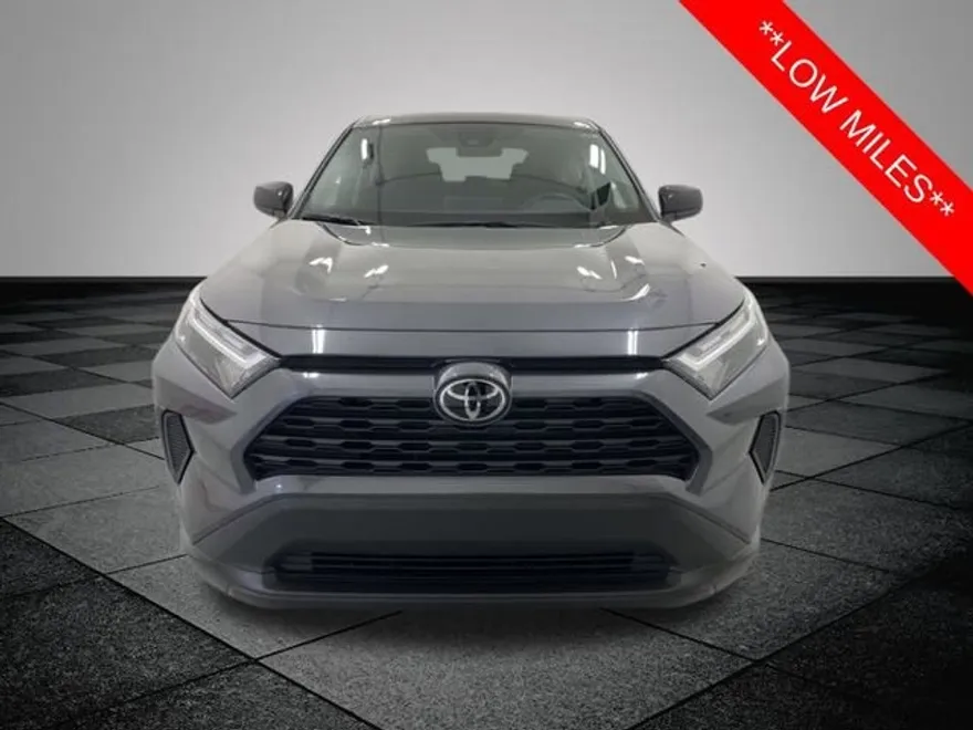 2025 Toyota RAV4 LE photo 1