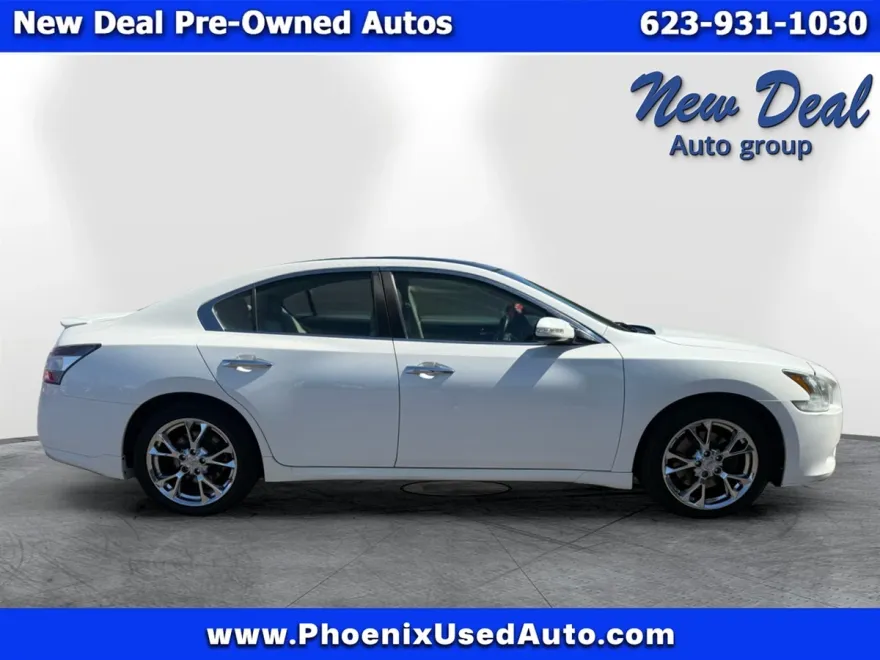 2012 Nissan Maxima SV photo 1