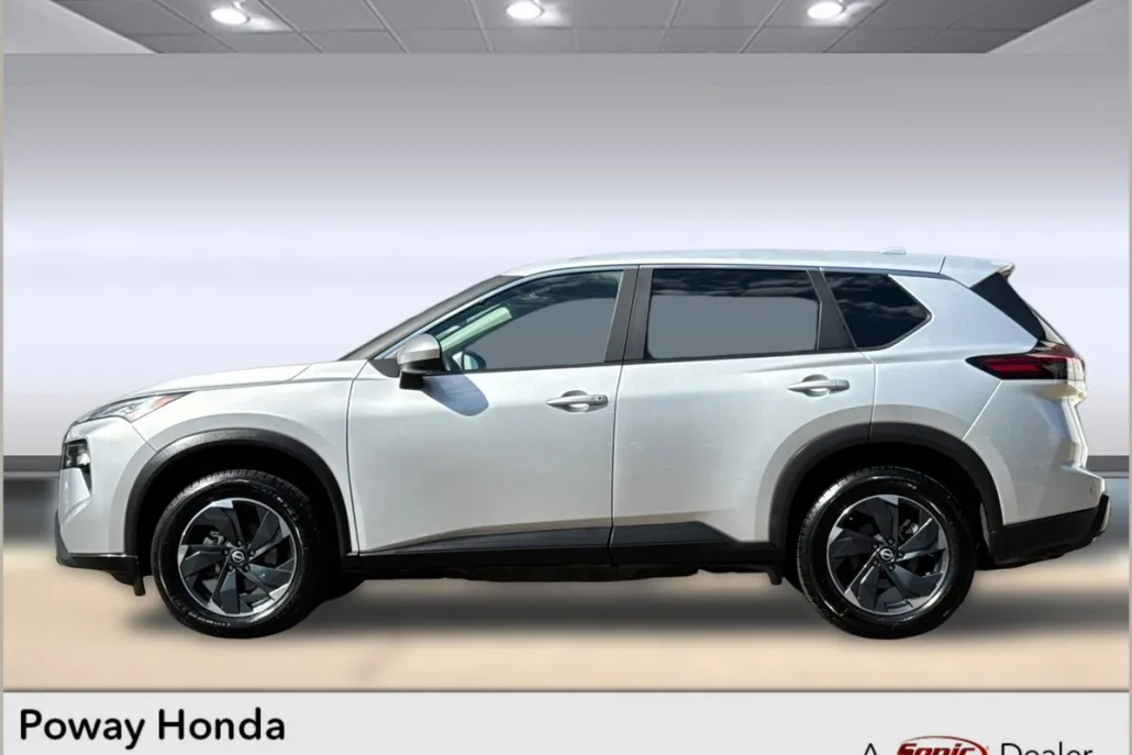 2024 Nissan Rogue SV photo 1