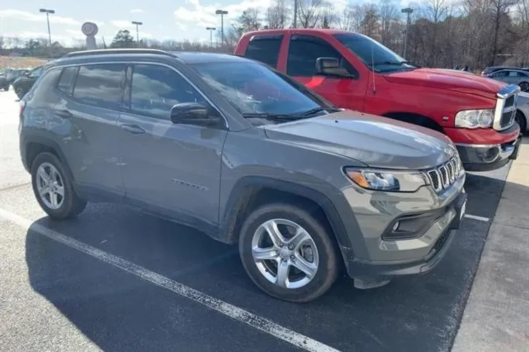 2024 Jeep Compass North Edition Latitude photo 1