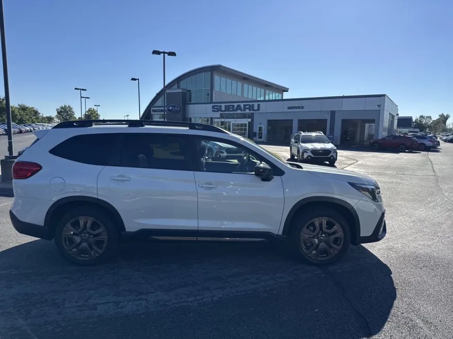 2025 Subaru Ascent Limited photo 1