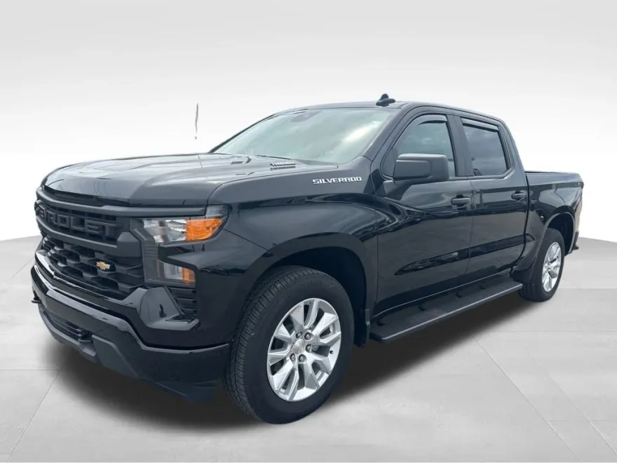2024 Chevrolet Silverado 1500 Custom photo 1