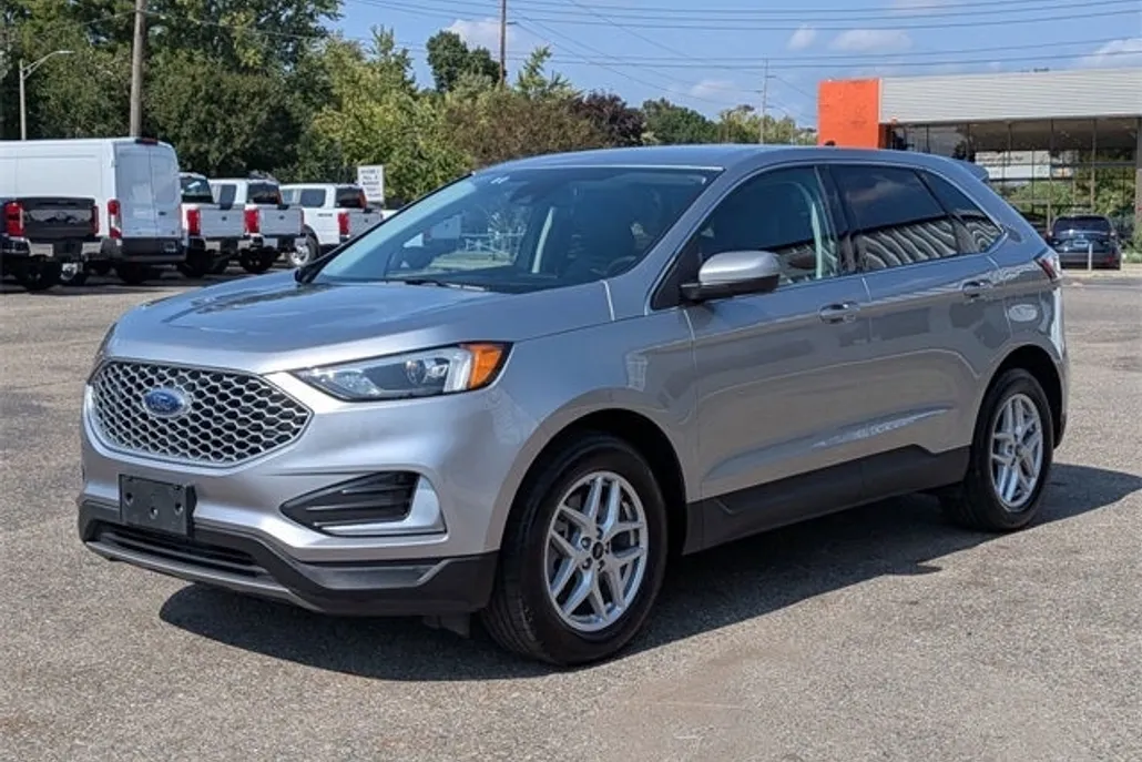 2024 Ford Edge SEL photo 1