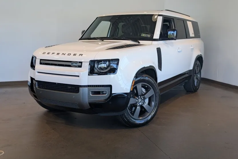 2023 Land Rover Defender 130 X-Dynamic SE photo 1