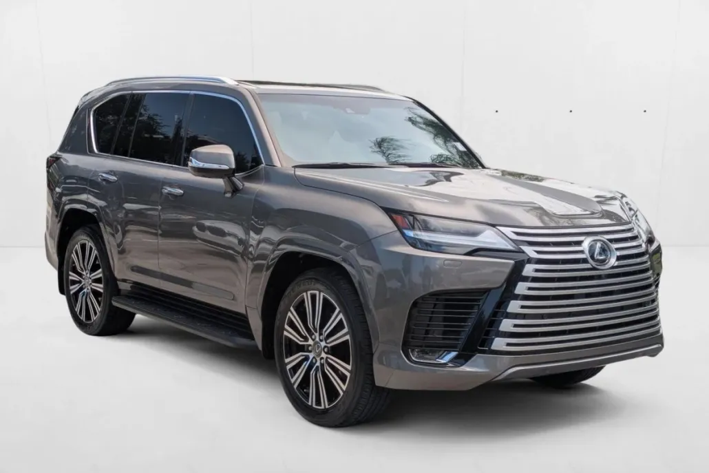 2023 Lexus LX 600 Luxury photo 1