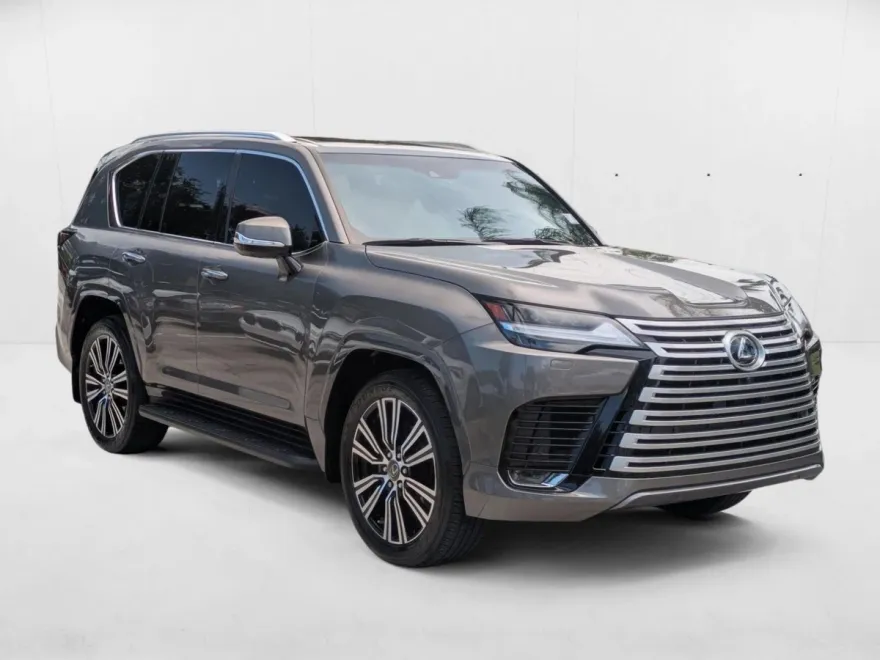 2023 Lexus LX 600 Luxury photo 1