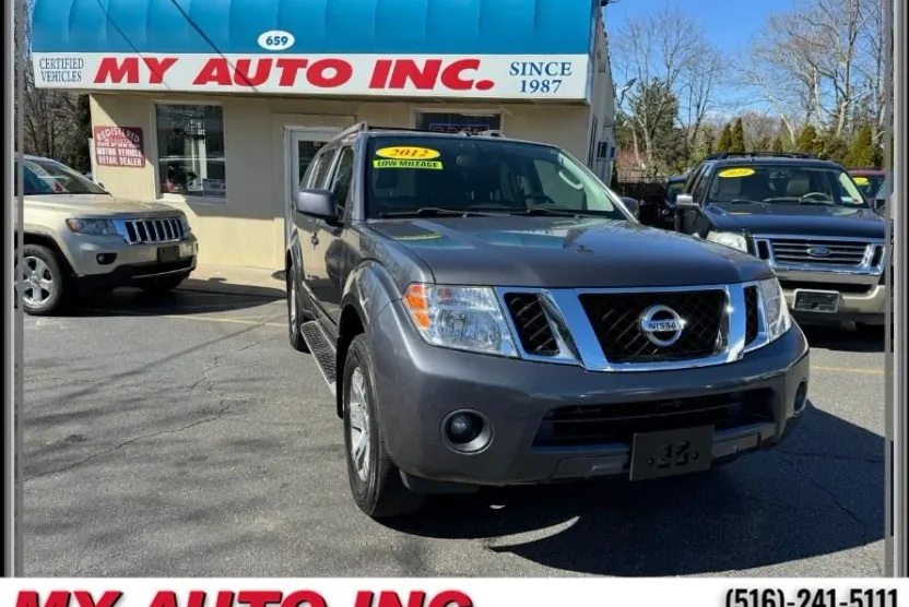 2012 Nissan Pathfinder Silver Edition photo 1