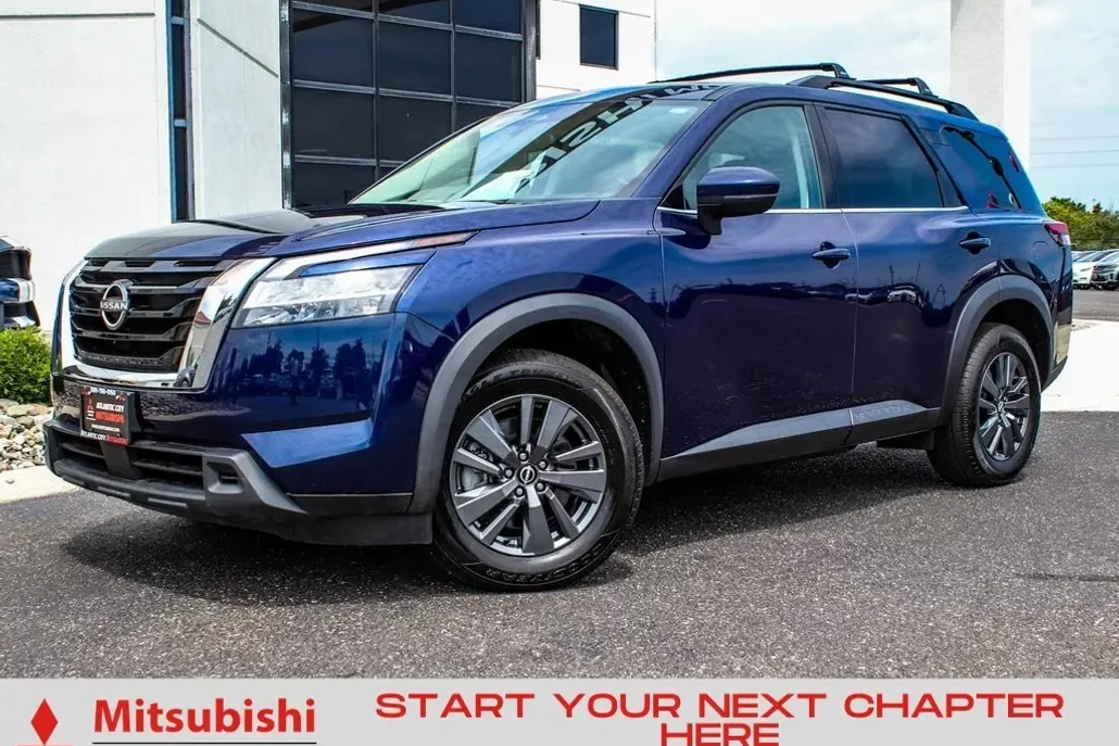 2022 Nissan Pathfinder SV photo 1