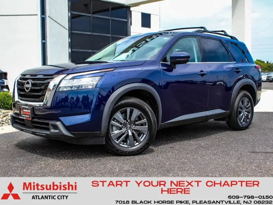 2022 Nissan Pathfinder SV photo 1