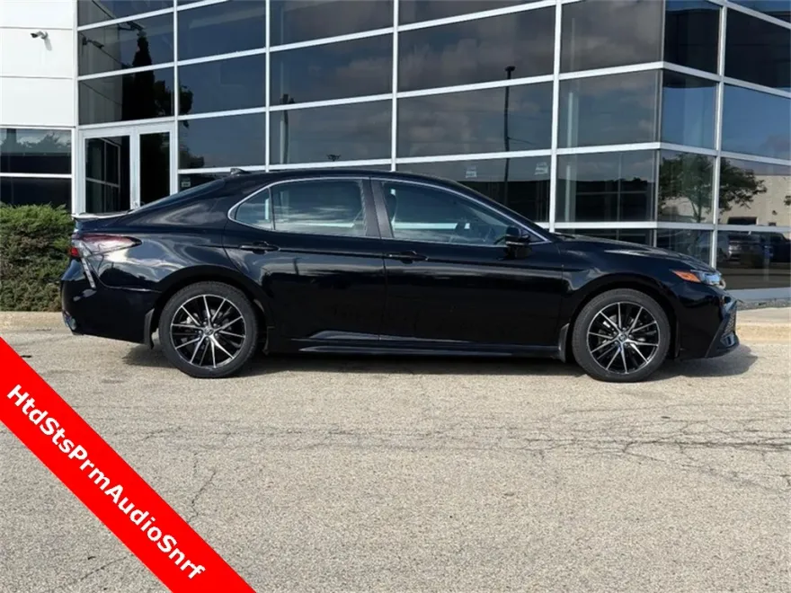 2024 Toyota Camry SE photo 1