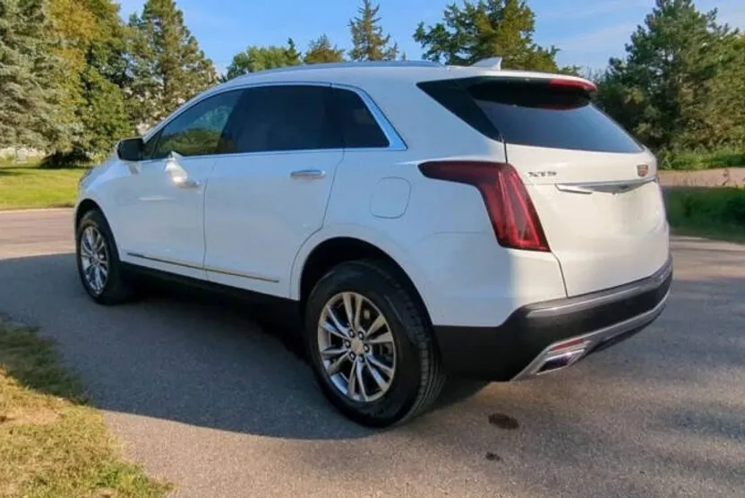 2022 Cadillac XT5 Premium Luxury photo 1