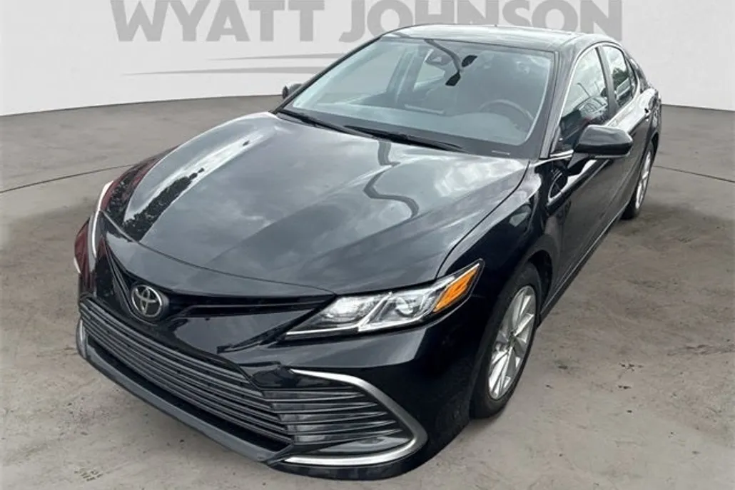 2024 Toyota Camry LE photo 1