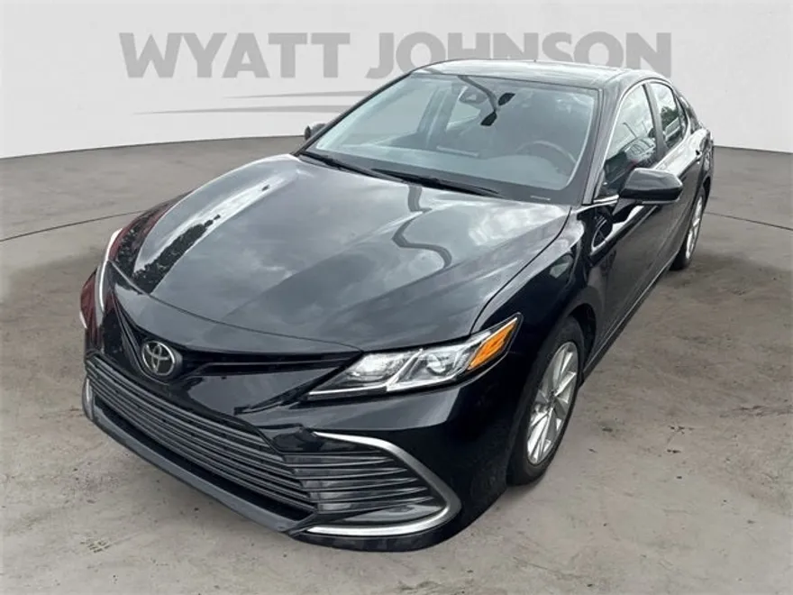 2024 Toyota Camry LE photo 1
