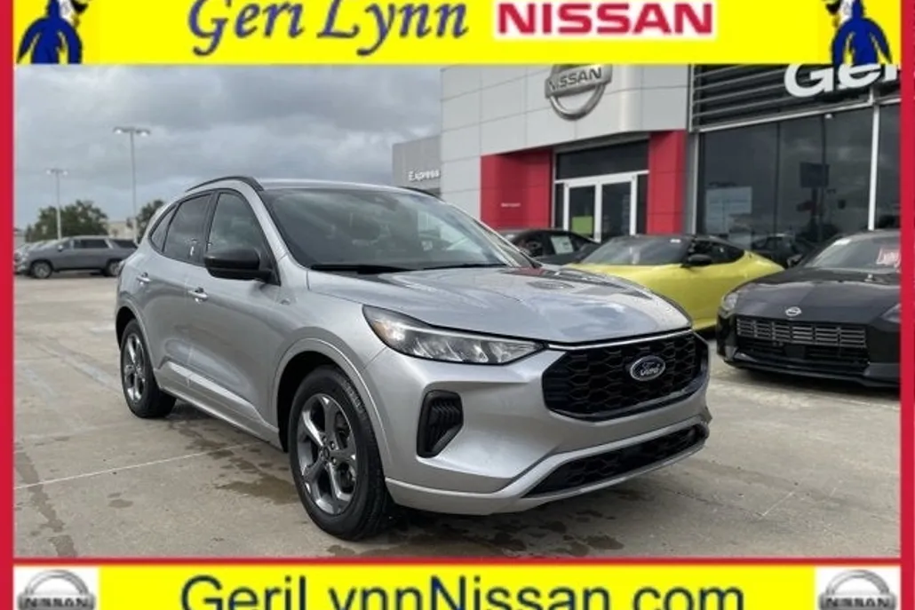2024 Ford Escape ST-Line photo 1