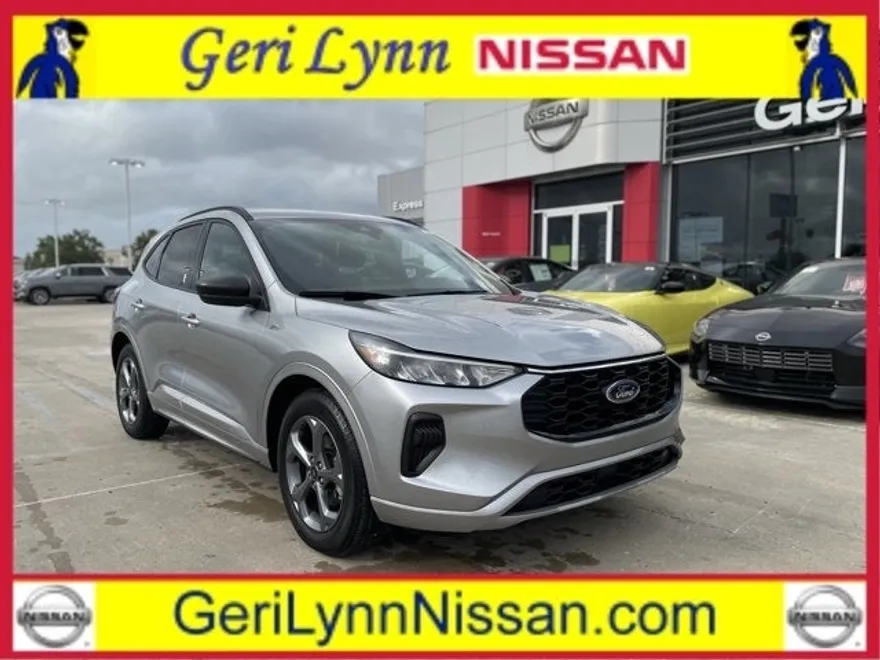 2024 Ford Escape ST-Line photo 1