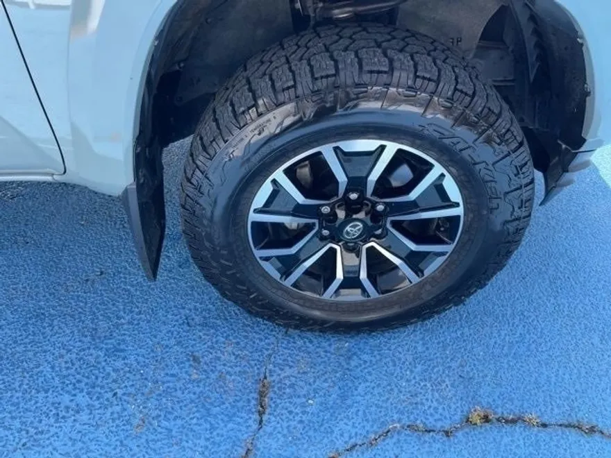 2023 Toyota Tacoma TRD Sport V6 photo 1