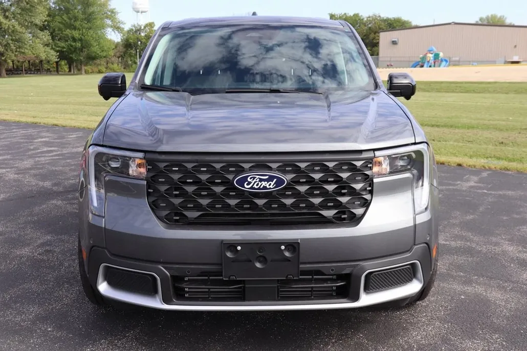 2025 Ford Maverick Lariat photo 1