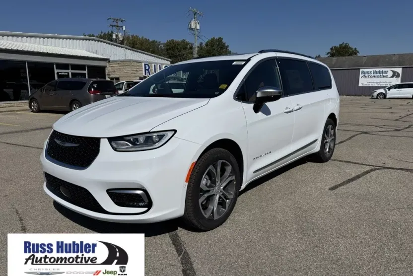 2026 Chrysler Pacifica Pinnacle photo 1
