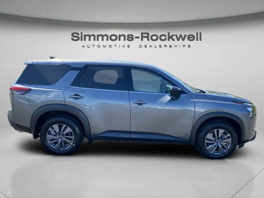 2025 Nissan Pathfinder S photo 1