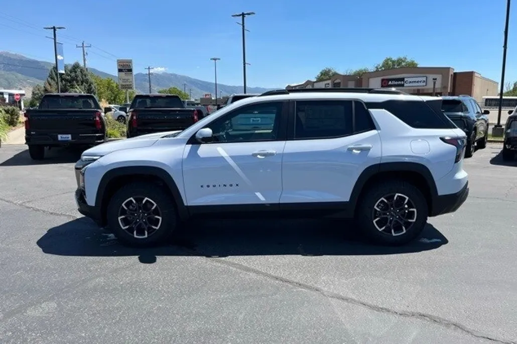 2026 Chevrolet Equinox ACTIV photo 1