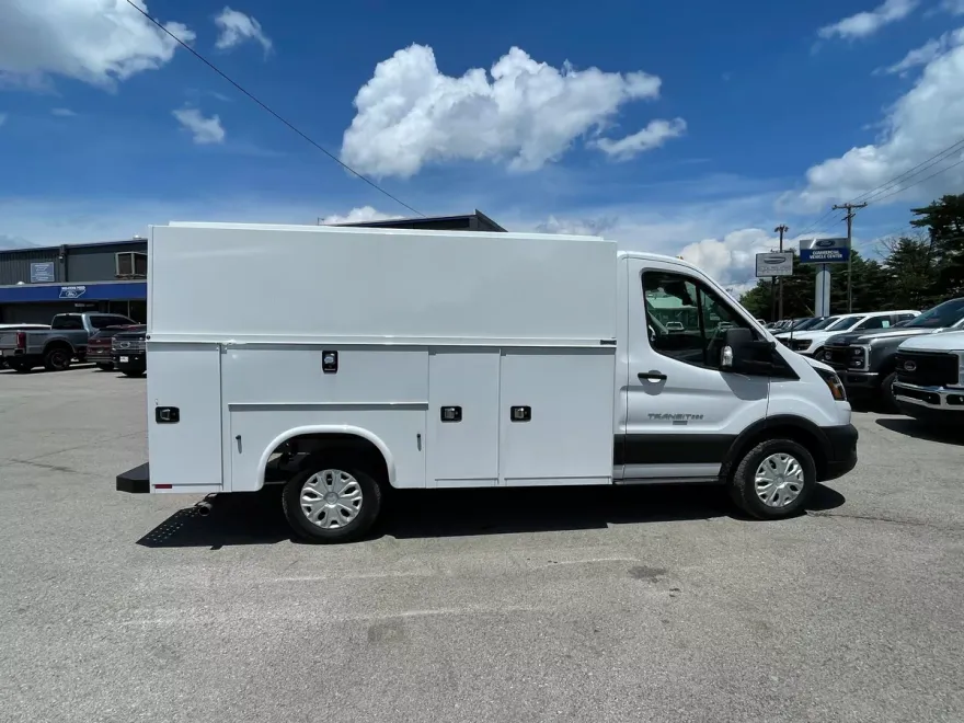 2024 Ford Transit Chassis Cutaway photo 1