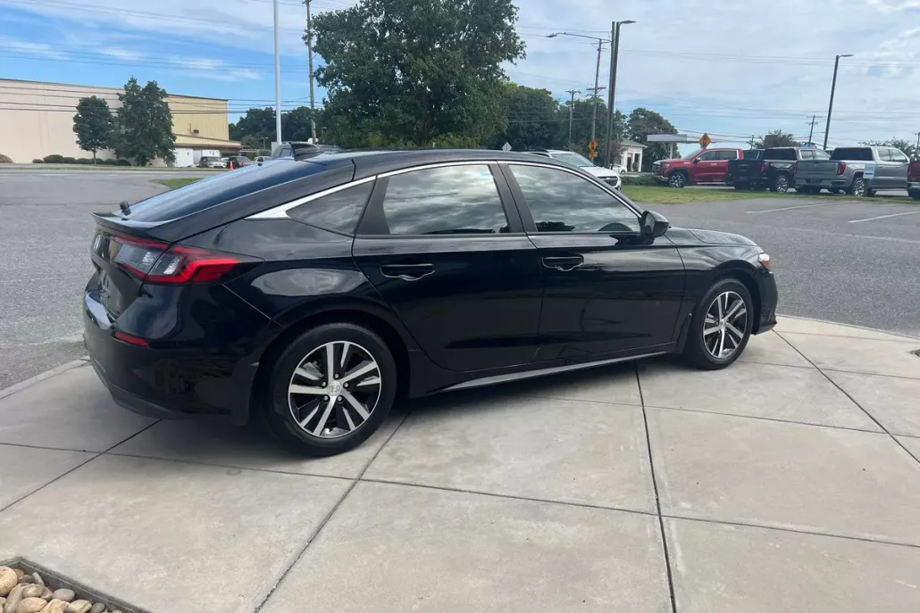 2023 Honda Civic LX Hatchback photo 1