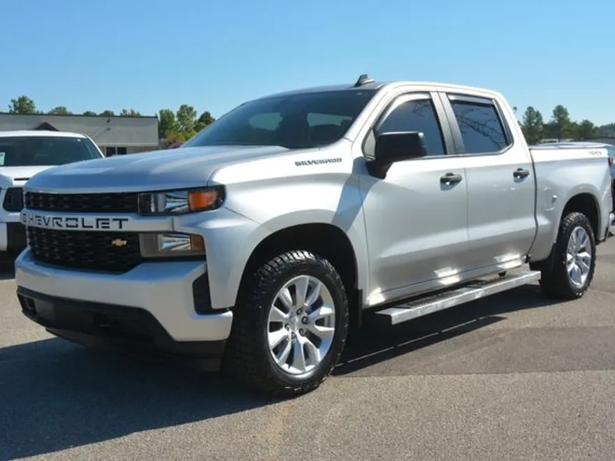 2020 Chevrolet Silverado 1500 Custom photo 1