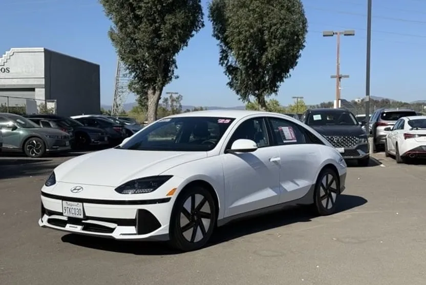 2025 Hyundai Ioniq 6 SE photo 1