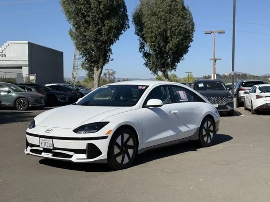 2025 Hyundai Ioniq 6 SE photo 1