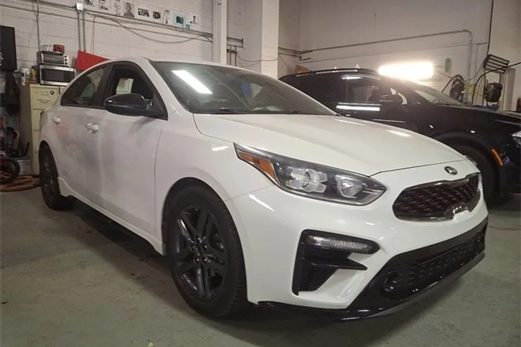 2021 Kia Forte GT-Line photo 1