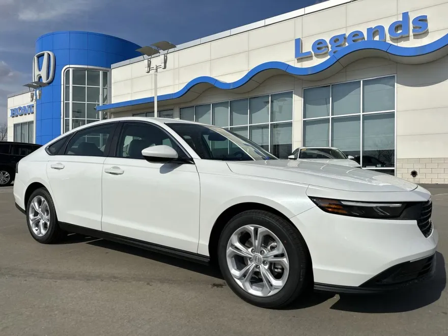 2025 Honda Accord LX photo 1