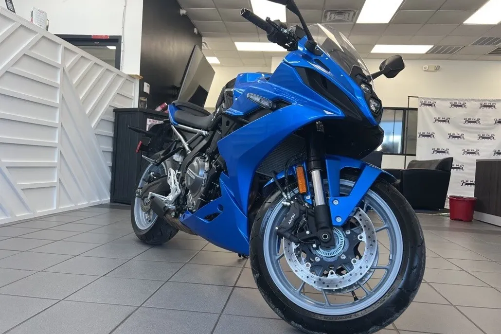2024 Suzuki GSX-8S GSX800FRQM4 photo 1