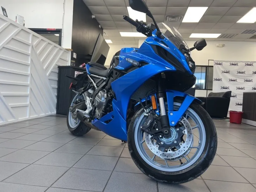 2024 Suzuki GSX-8S GSX800FRQM4 photo 1