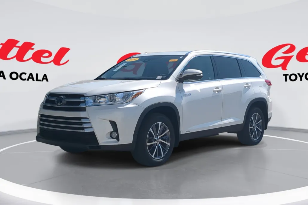 2019 Toyota Highlander Hybrid XLE photo 1