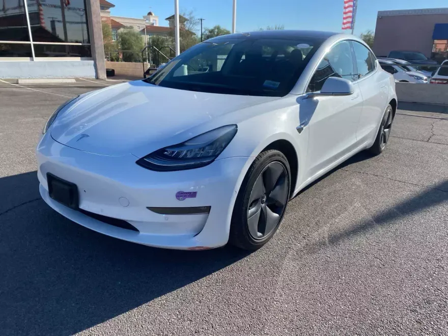 2018 Tesla Model 3 photo 1