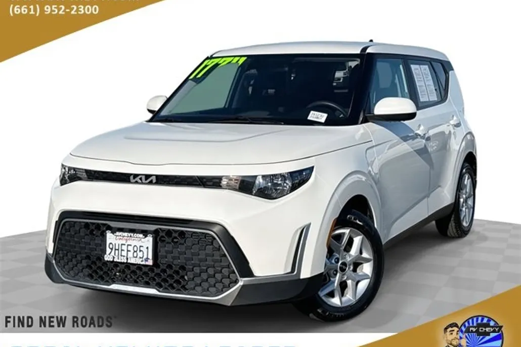 2023 Kia Soul LX photo 1