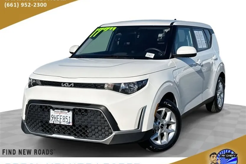 2023 Kia Soul LX photo 1
