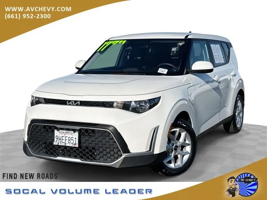 2023 Kia Soul LX photo 1