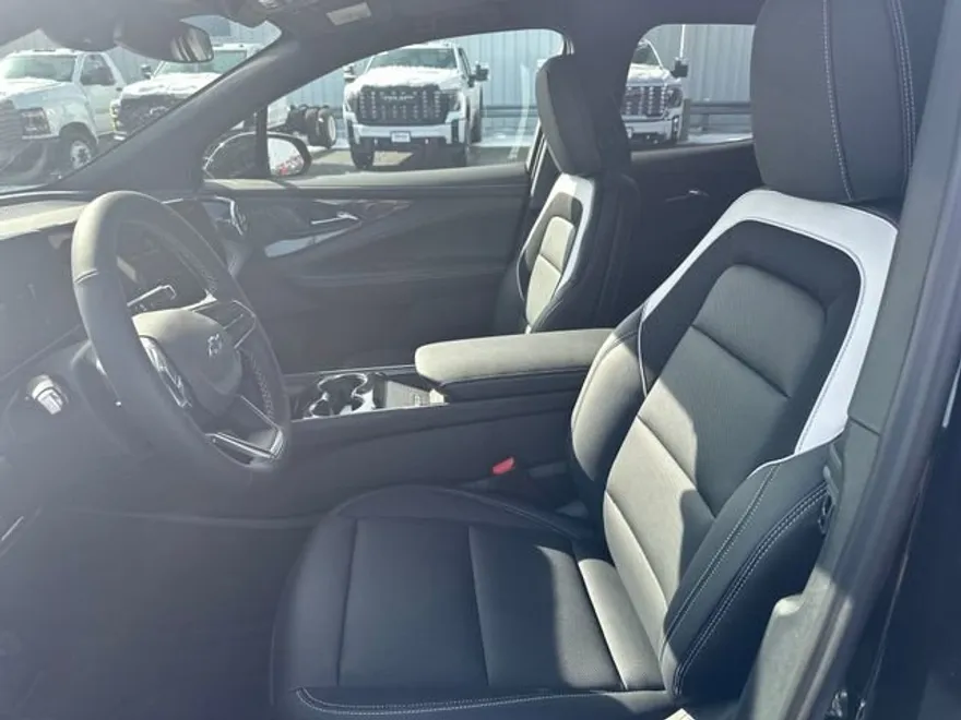 2025 Chevrolet Blazer EV photo 1