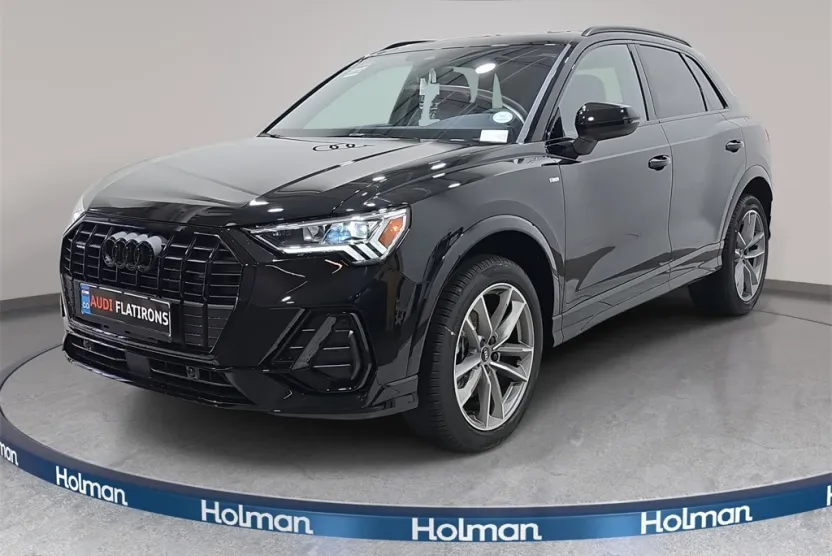 2025 Audi Q3 45 TFSI S line Premium photo 1