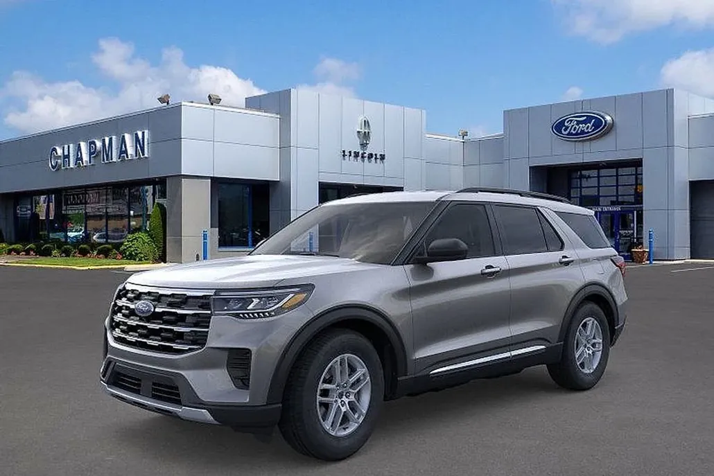 2025 Ford Explorer photo 1