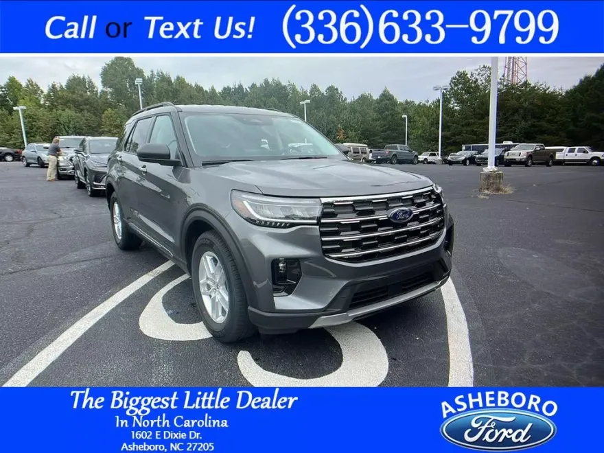 2025 Ford Explorer photo 1