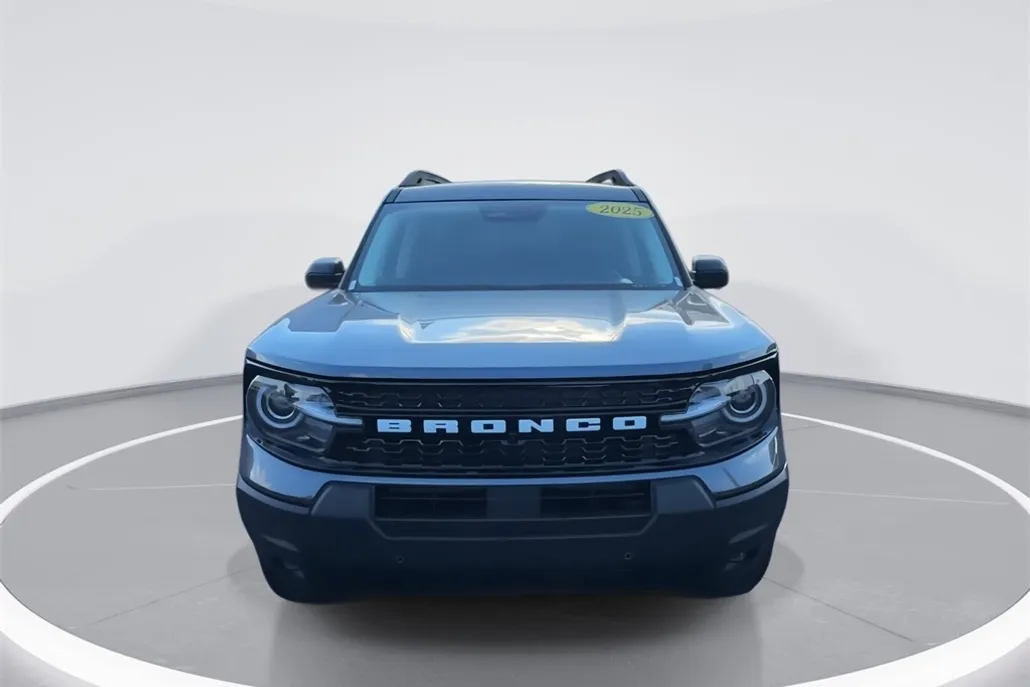 2025 Ford Bronco Sport Outer Banks photo 1