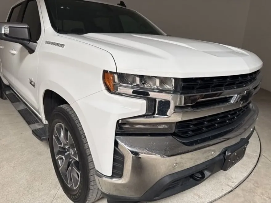 2020 Chevrolet Silverado LT photo 1