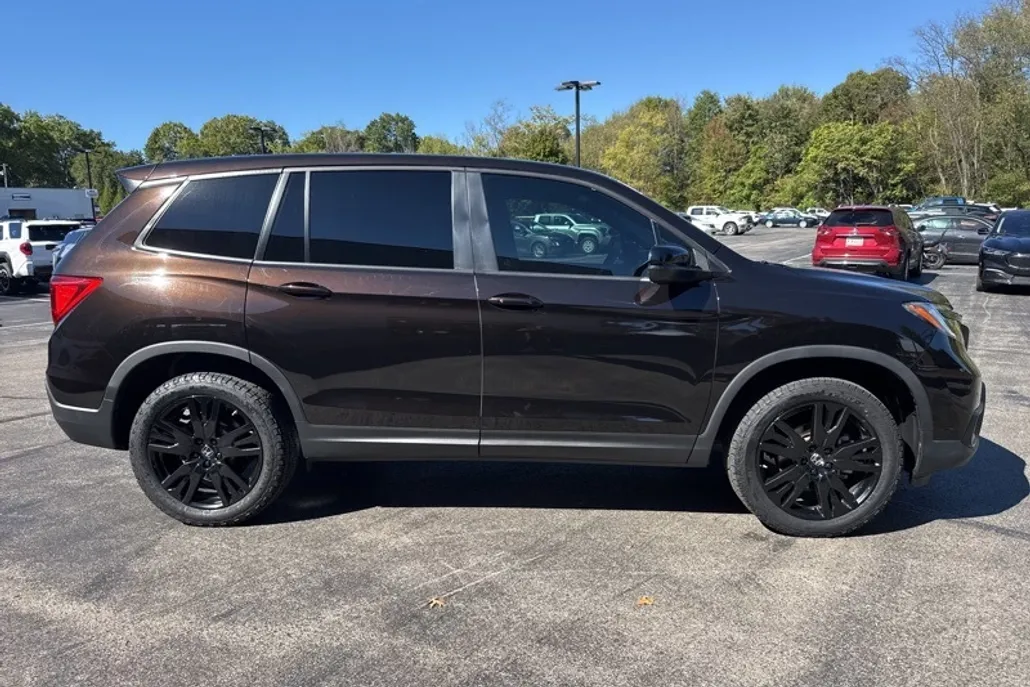 2021 Honda Passport Sport photo 1