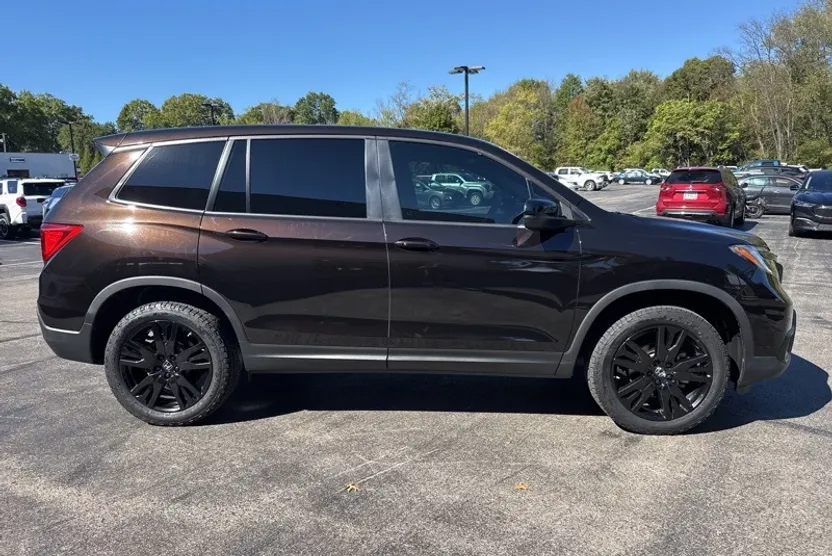 2021 Honda Passport Sport photo 1